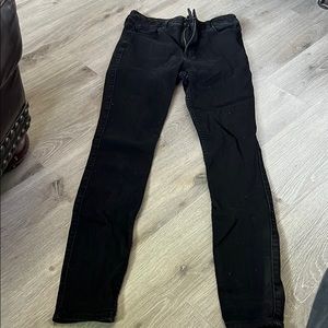 Black skinny jeans